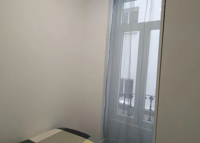 La De דירה *